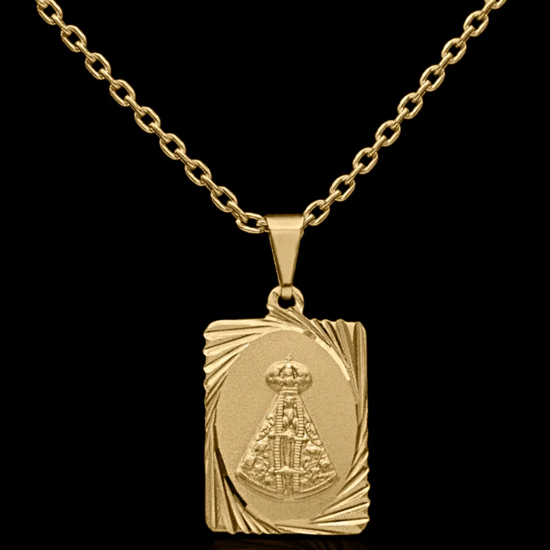 Corrente Cadeado 2mm com pingente Nossa Senhora Aparecida banhado a ouro 18k