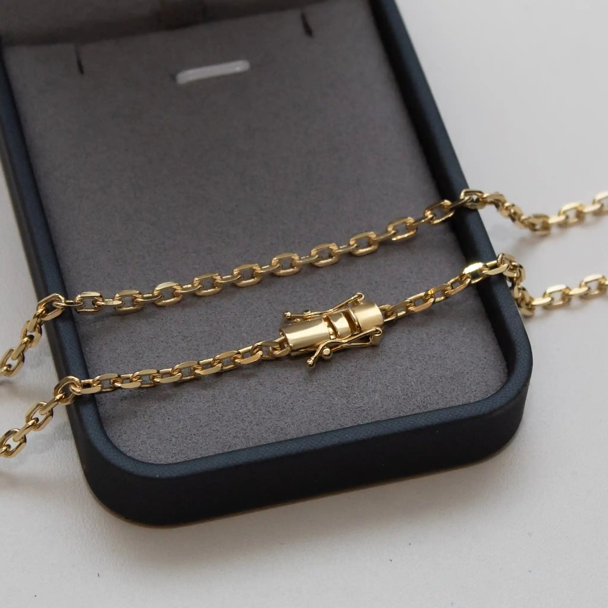 Corrente Cartier Cadeado 3,5mm Banhado a Ouro 18k