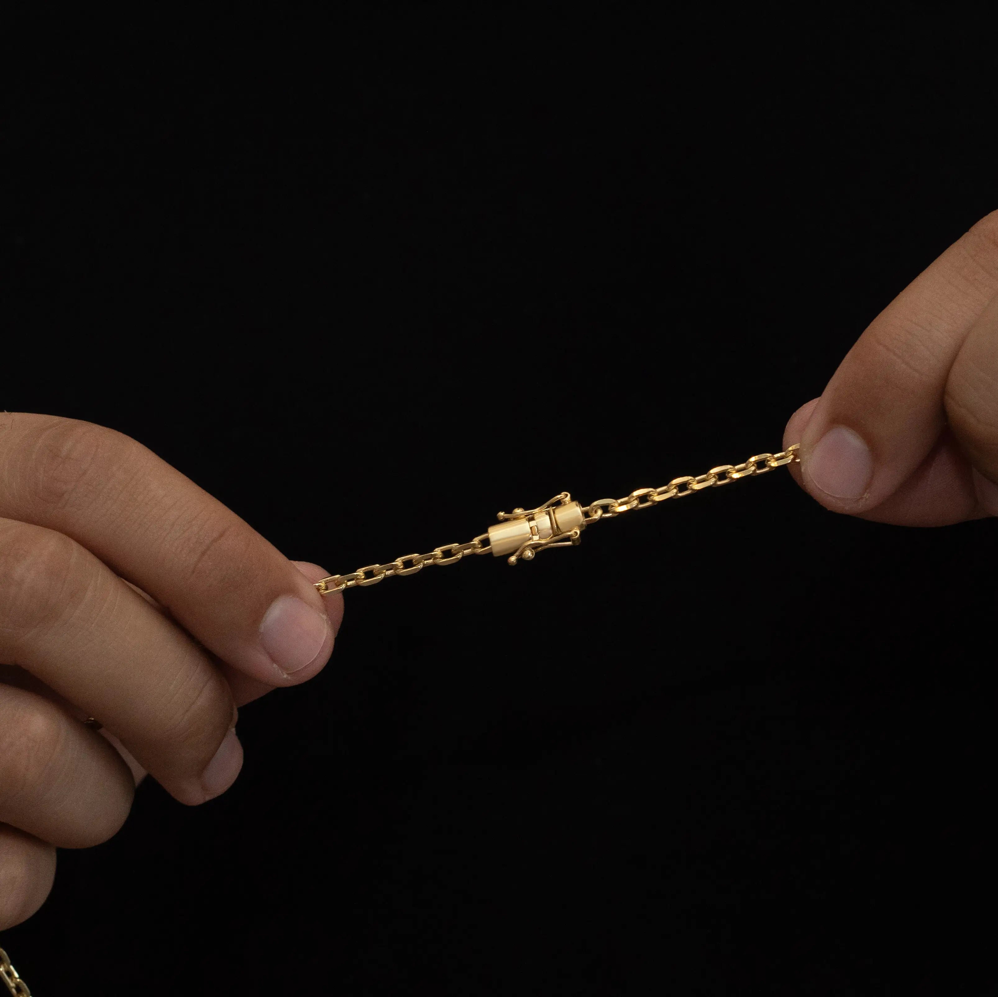 Corrente Cartier Cadeado 3,5mm Banhado a Ouro 18k