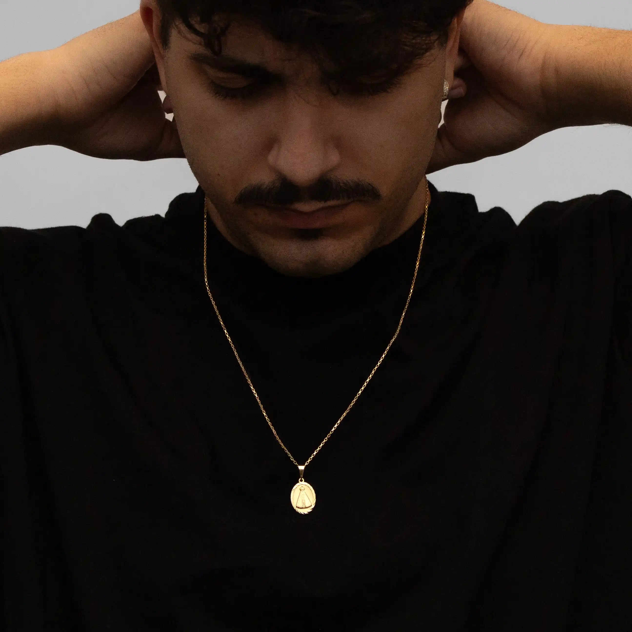 Corrente tijolinho 1mm com Pingente Nossa Sra. Aparecida Banhado a Ouro 18k