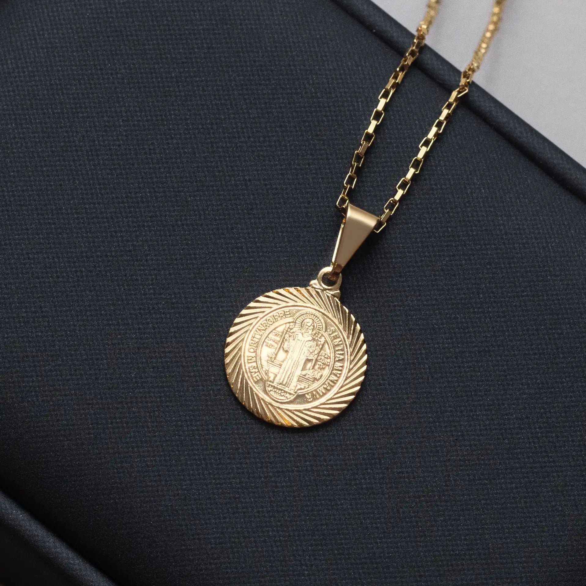 Pingente São Bento II Banhado a Ouro 18k