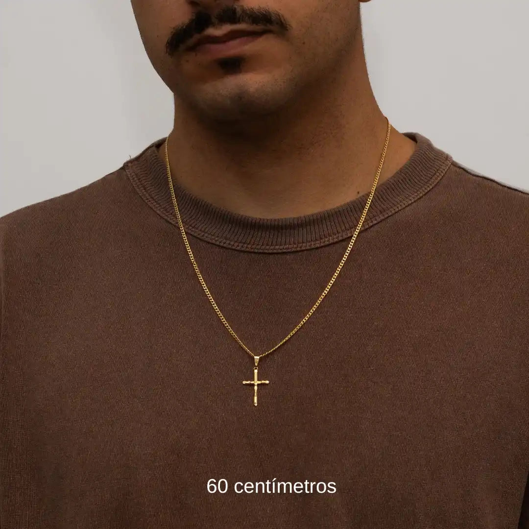 Corrente Grumet 2,5mm com Pingente Cruz com Cristo Banhado a Ouro 18k