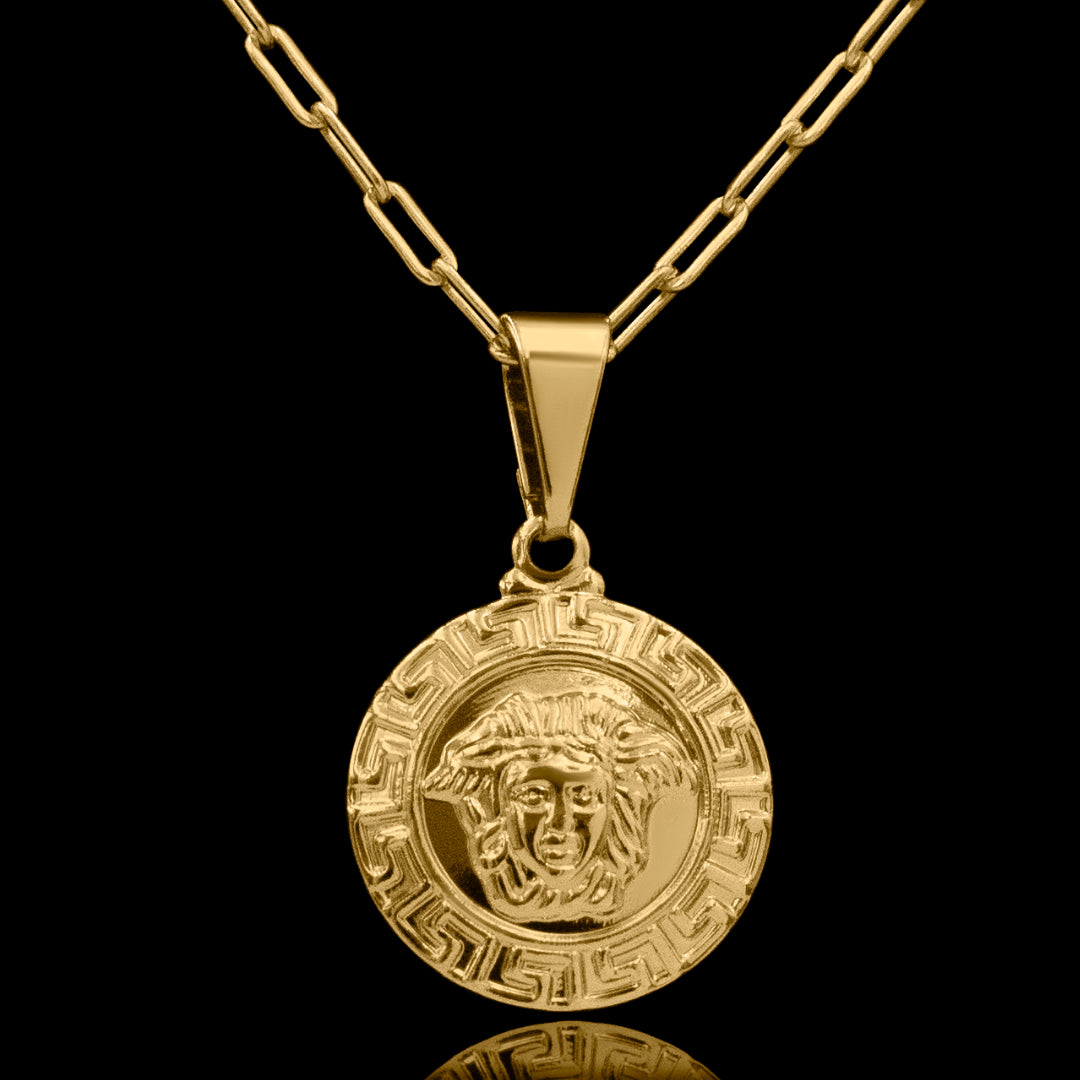 Corrente Cartier long 2mm com pingente Medusa Banhado a Ouro 18k