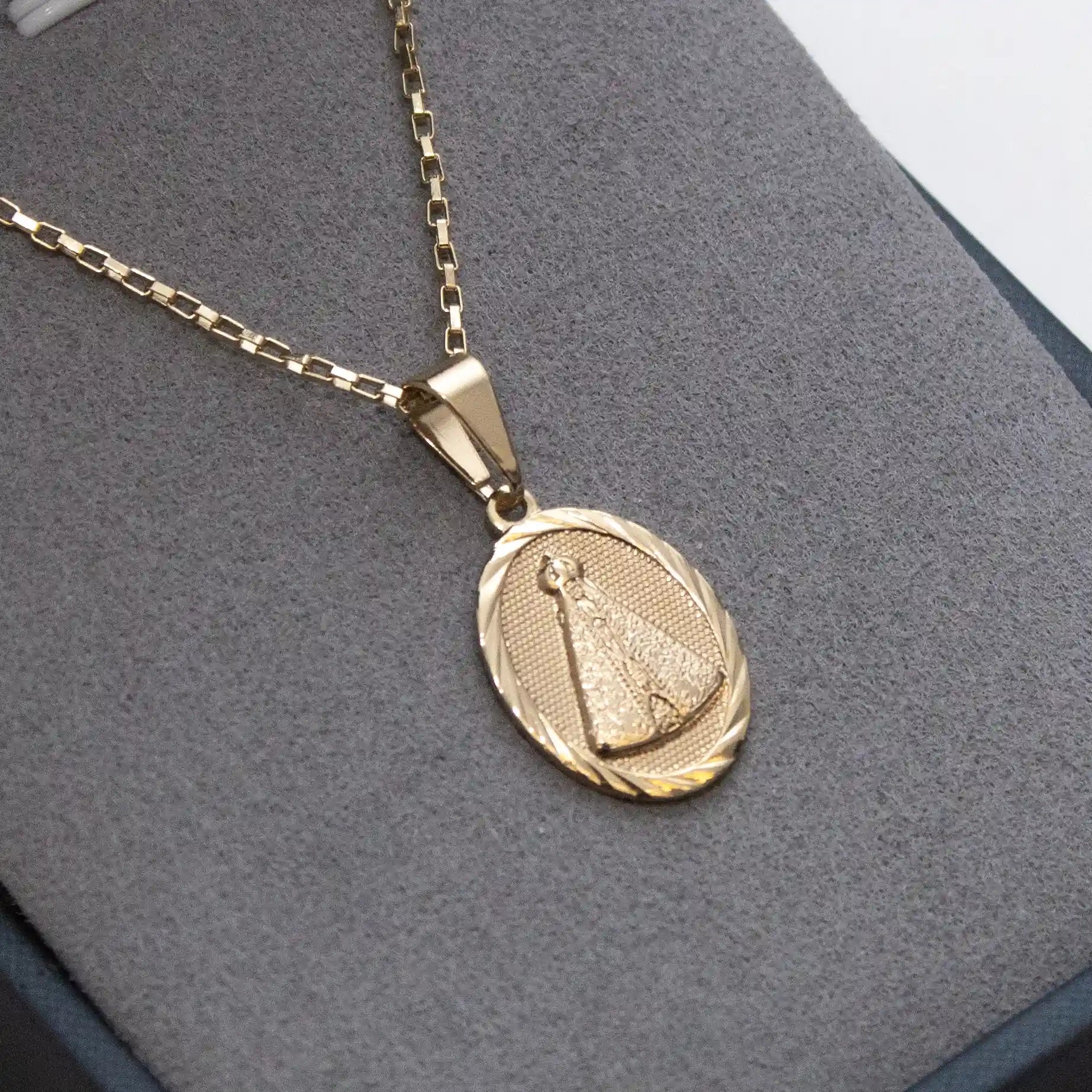 Corrente tijolinho 1mm com Pingente Nossa Sra. Aparecida Banhado a Ouro 18k