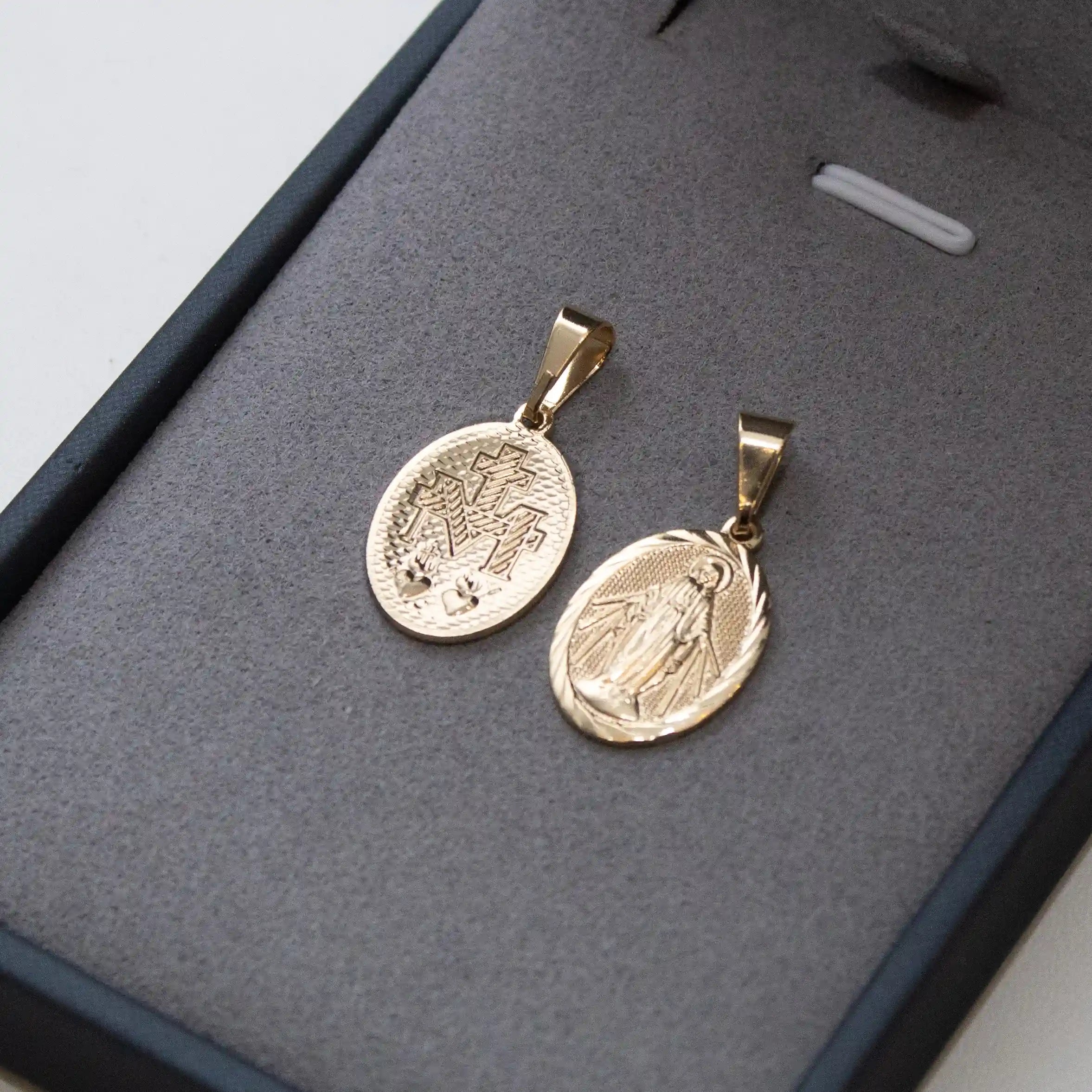 Pingente Nossa Senhora das Graças Banhado a Ouro 18k