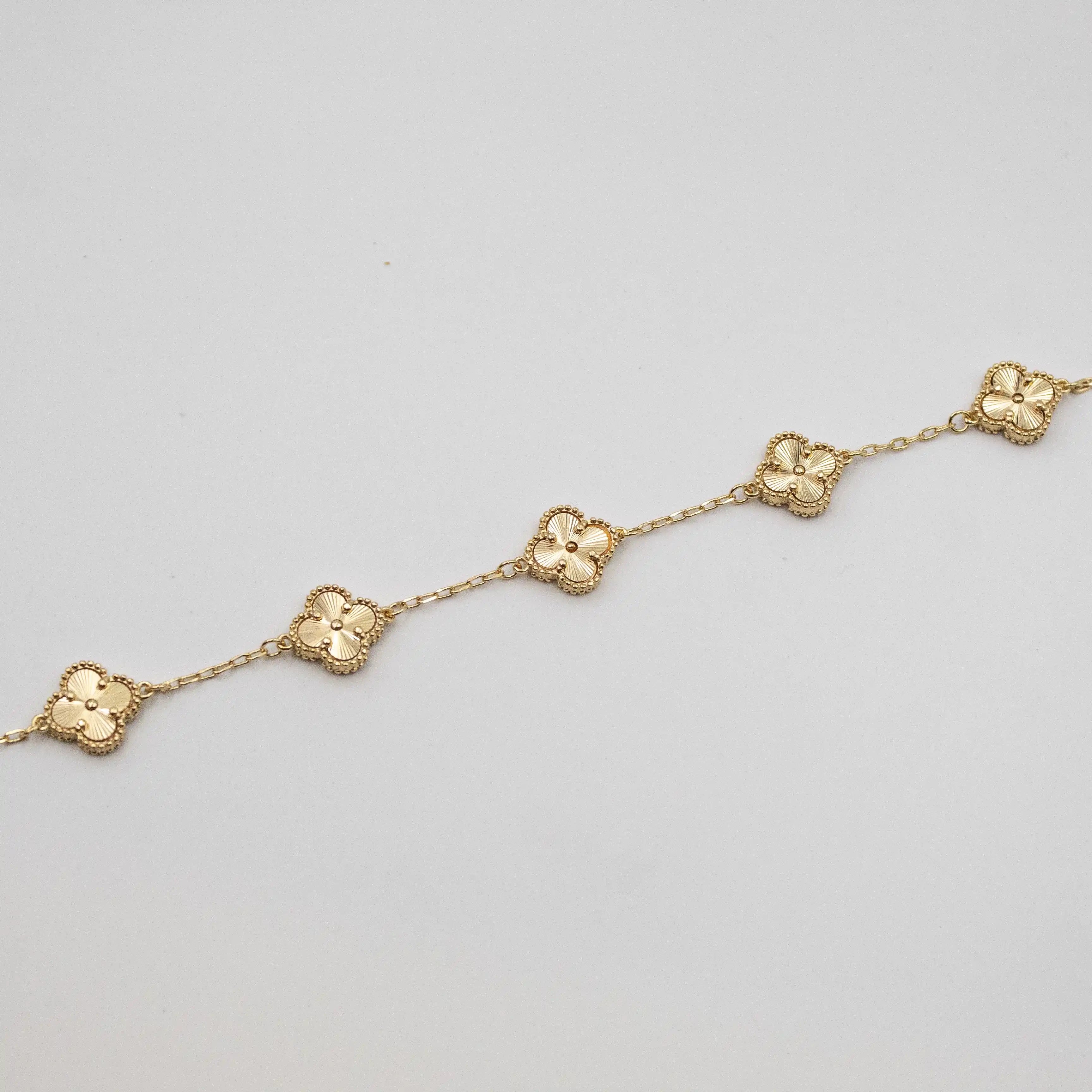 Pulseira Trevo 5 Folhas Vintage Bright Banhado a Ouro 18k