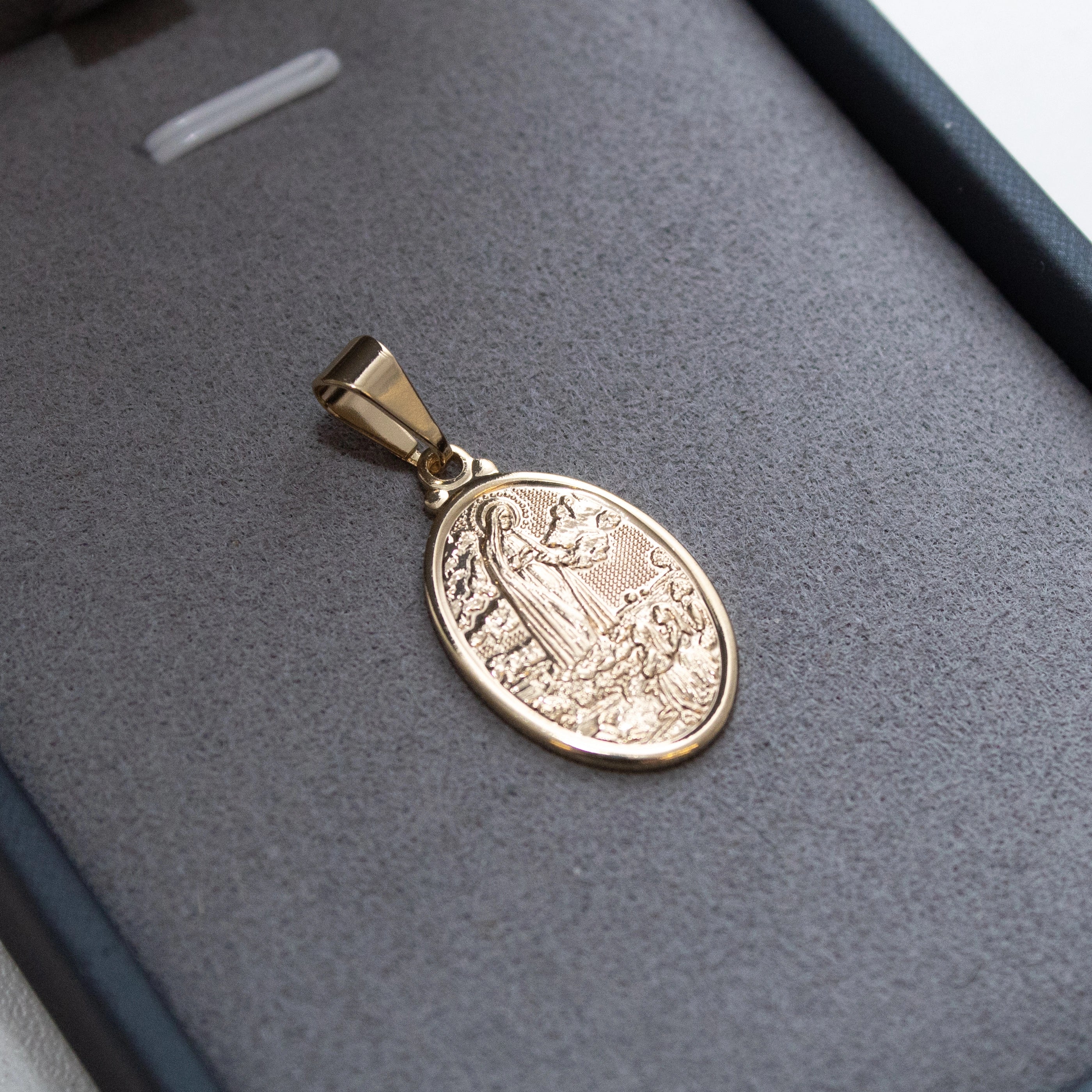 Pingente Nossa Senhora de Fátima Banhado a Ouro 18k